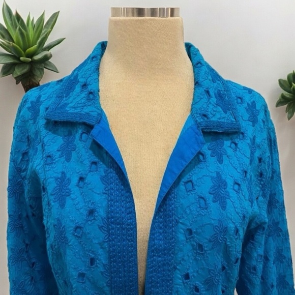 Chico’s Eyelet Lace Embroidered Open Front Cardigan Jacket Size 2 - Picture 2 of 13